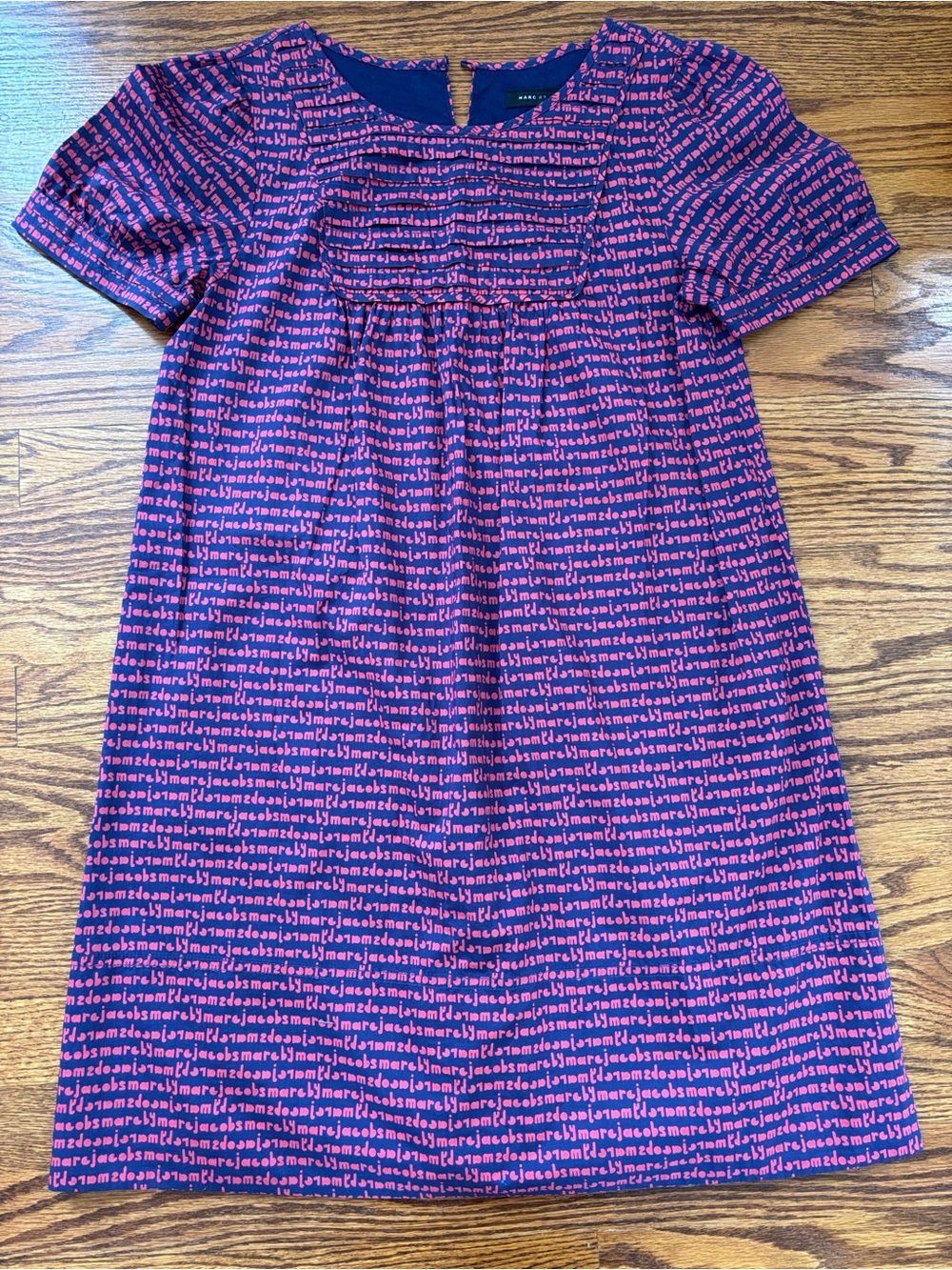 Marc Jacobs Babydoll Script logo dress Sz 4 pink blue